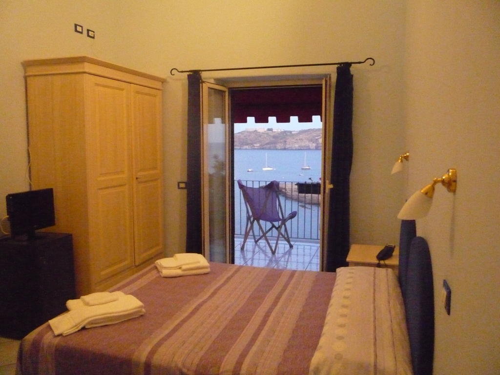 Hotel Villa Iulia Вентолене Номер фото