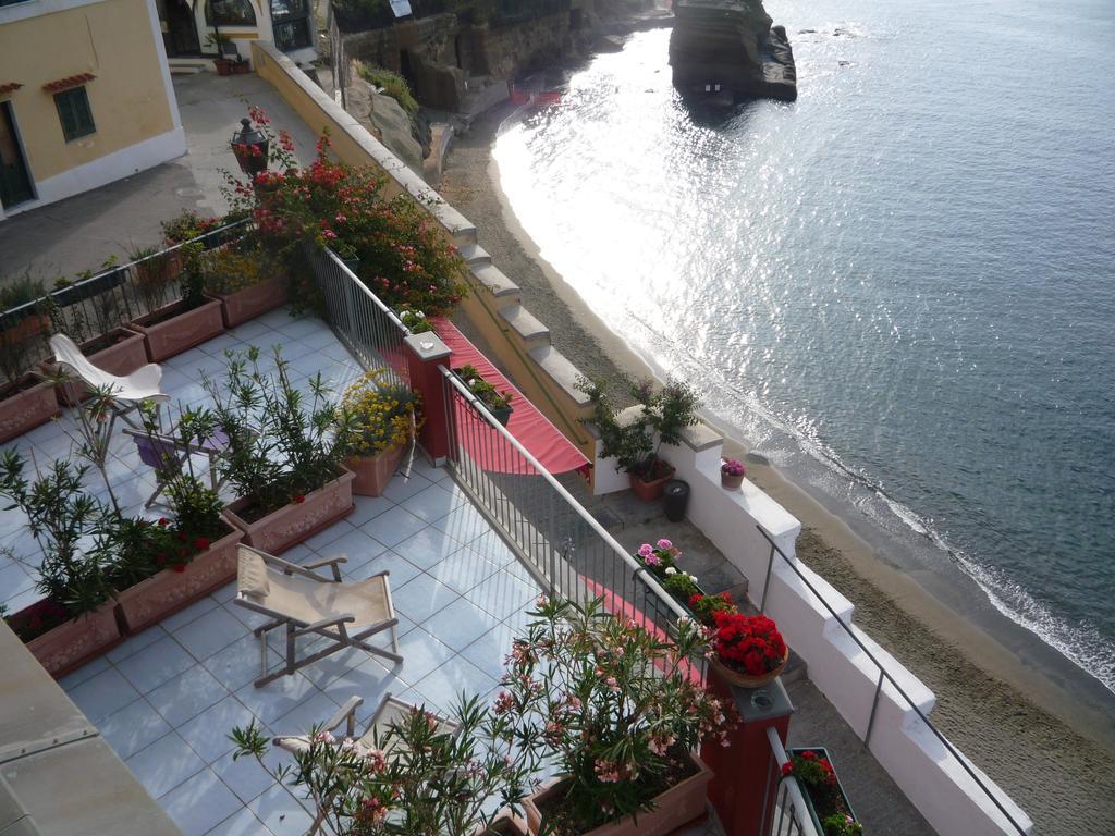 Hotel Villa Iulia Вентолене Экстерьер фото