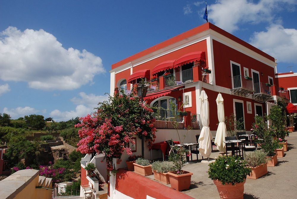 Hotel Villa Iulia Вентолене Экстерьер фото