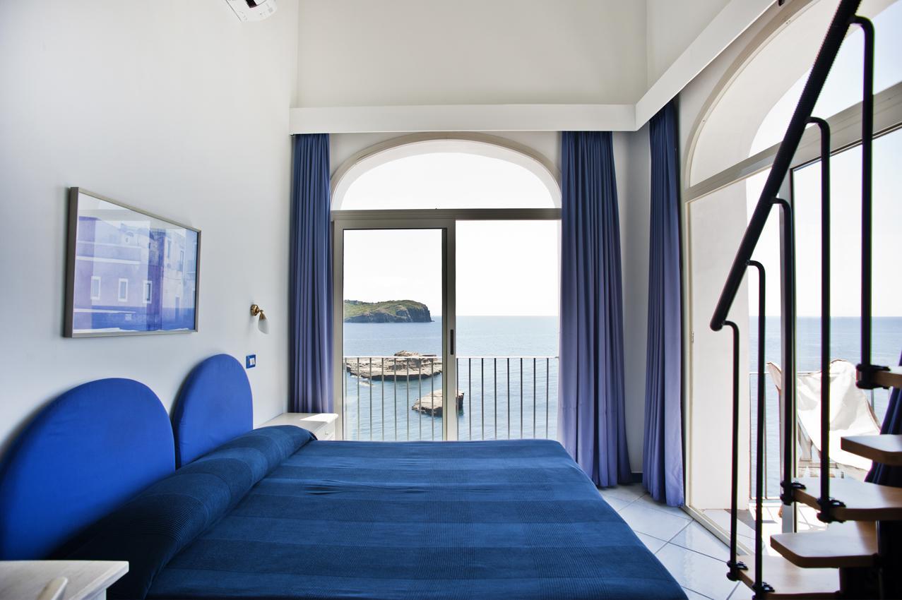 Hotel Villa Iulia Вентолене Экстерьер фото
