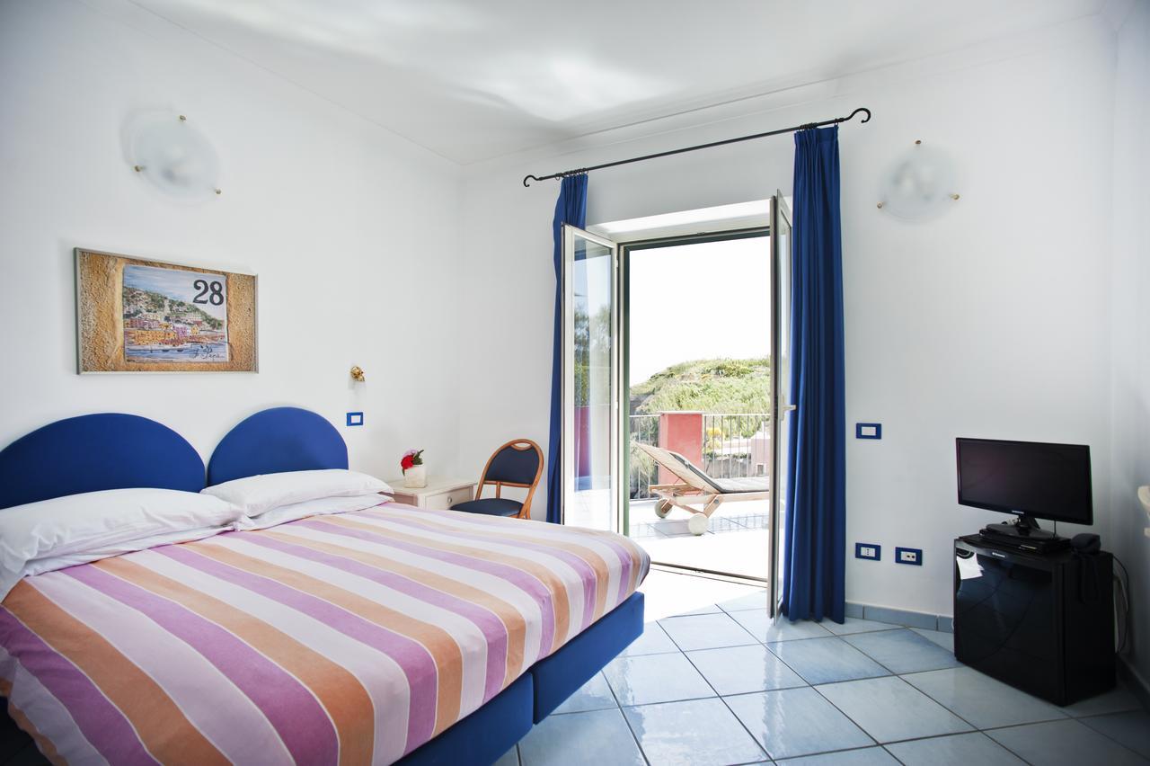Hotel Villa Iulia Вентолене Экстерьер фото